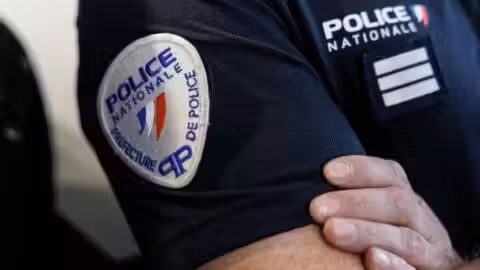 Carcassonne : une enquête ouverte après l’intervention d’un policier contre un SDF décédé