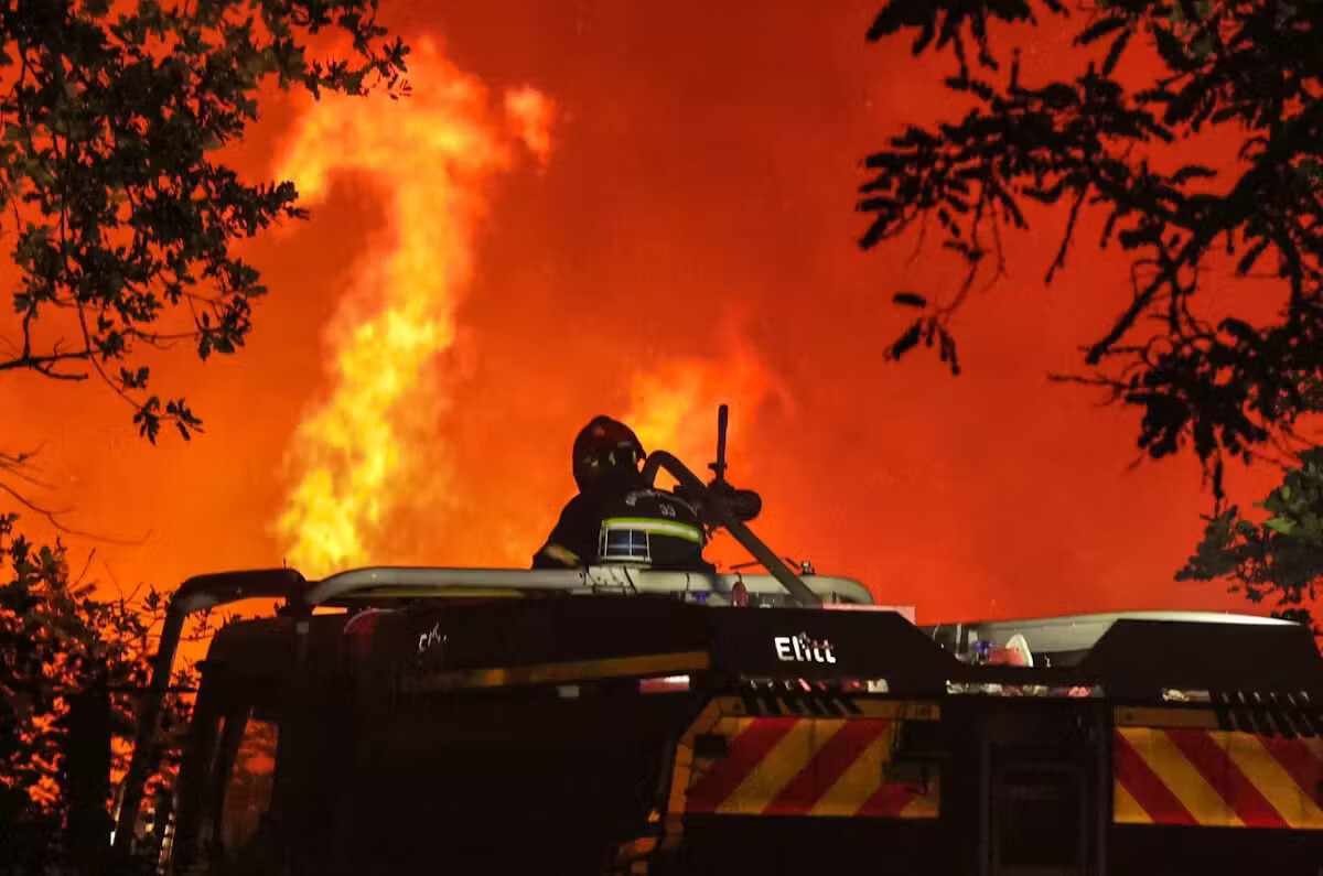 Charente : un homme condamné à 12 ans de réclusion pour avoir allumé 32 incendies