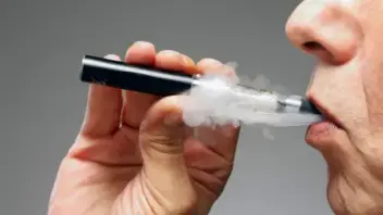 Cigarette électronique : pourquoi le vapotage continue de gagner du terrain malgré les inquiétudes