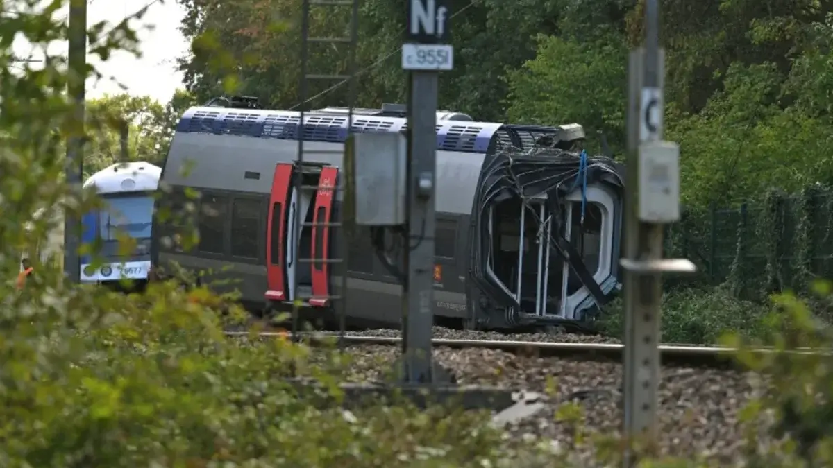Déraillement en Normandie : le relevage du train débute ce mardi