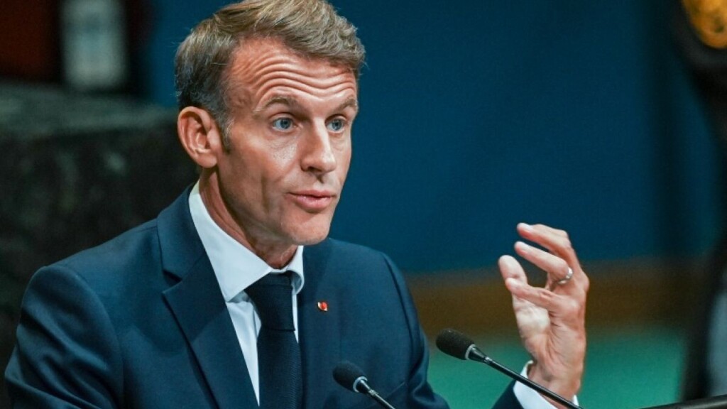 Emmanuel Macron tombe à 18 % de popularité, la crise des carburants plombe l’exécutif