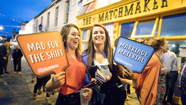 Irlande : un village de 1 200 habitants devient le rendez-vous des célibataires