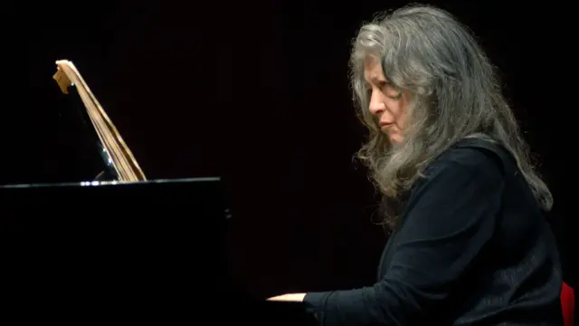La Philharmonie de Paris accueille Martha Argerich dans un programme de Debussy à Schumann — photo