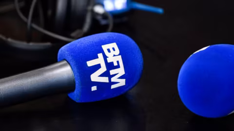 Lycées bloqués : deux journalistes de BFMTV agressés, la chaîne soutient leur plainte