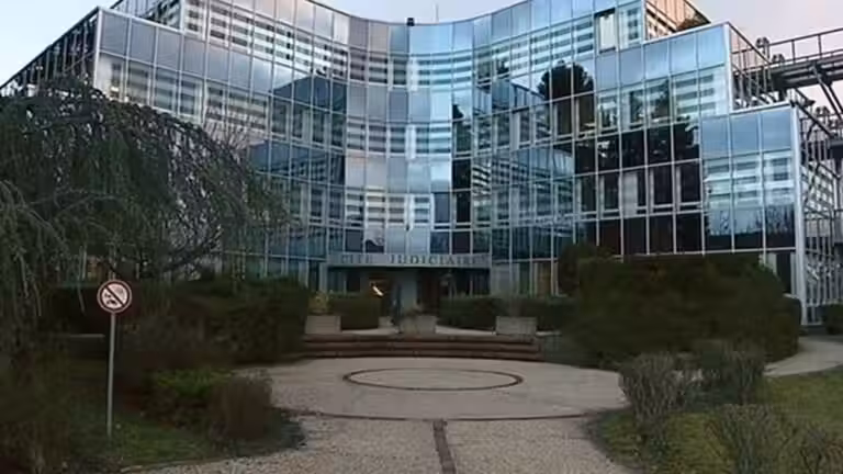Montbéliard : une trentaine de personnes dégradent le tribunal et interrompent une audience