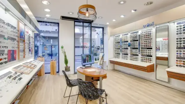 Paris : une vaste escroquerie aux remboursements d’optique démantelée, 22 personnes renvoyées en procès — photo