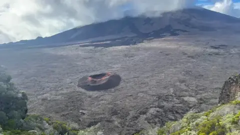 Piton de la Fournaise : la sismicité repart à la hausse, cinq mois après une éruption exceptionnelle