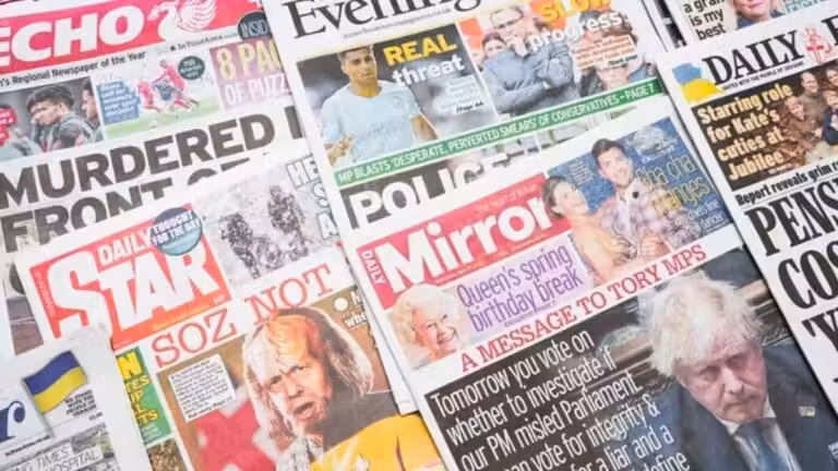 Presse britannique : Reach annonce 220 suppressions de postes dans ses rédactions