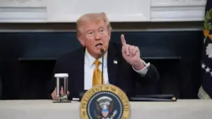 Trump menace l’Union européenne de sanctions commerciales après son rapprochement avec le Canada