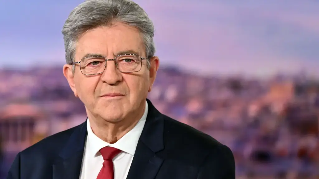 Ukraine : Mélenchon suggère un lien entre les frappes en Russie et la montée des menaces contre l’Europe