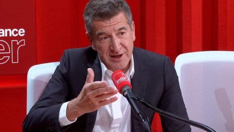 Vacances à 434 000 euros : l’épouse de Matthieu Pigasse l’attaque publiquement après sa défense sur France Inter