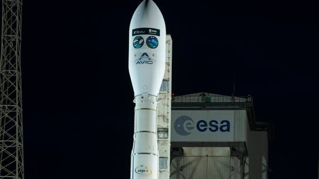 Vega-C réussit son lancement et place deux satellites européens en orbite