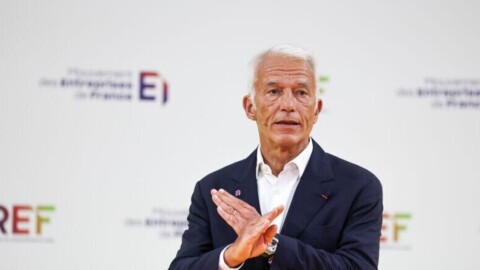 Arrêts maladie : le patron du Medef prône des jours de carence non remboursés par aucun organisme