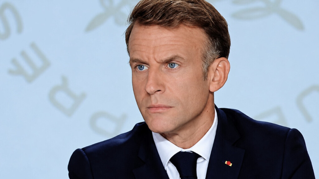 Carburants : Emmanuel Macron ouvre désormais la porte à une baisse des taxes si les prix continuent de flamber