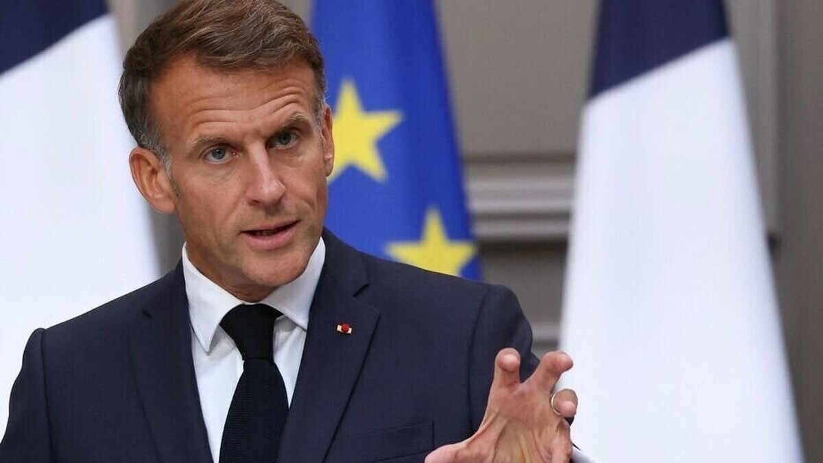 Blocages des lycées : Macron accuse la gauche « d’exciter » les élèves, Mélenchon revendique la non-violence