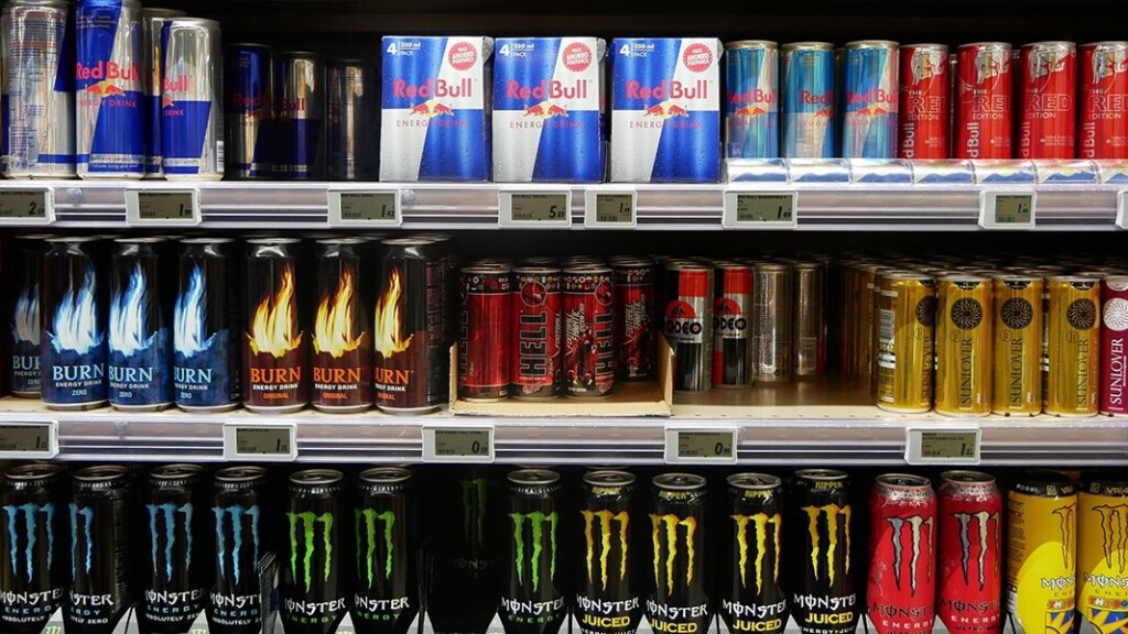 Boissons énergisantes : que se passe-t-il vraiment dans votre corps après une canette ?