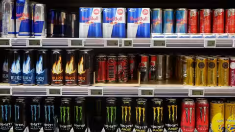 Boissons énergisantes : que se passe-t-il vraiment dans votre corps après une canette ?