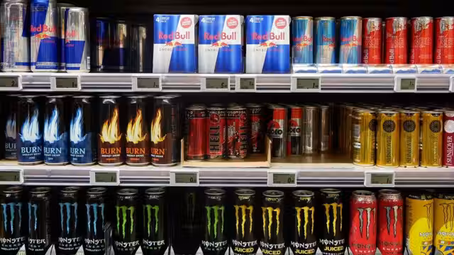 Boissons énergisantes : que se passe-t-il vraiment dans votre corps après une canette ?