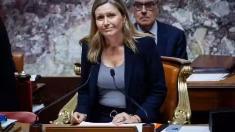Budget 2027 : Yaël Braun-Pivet appelle Lecornu à utiliser le 49.3