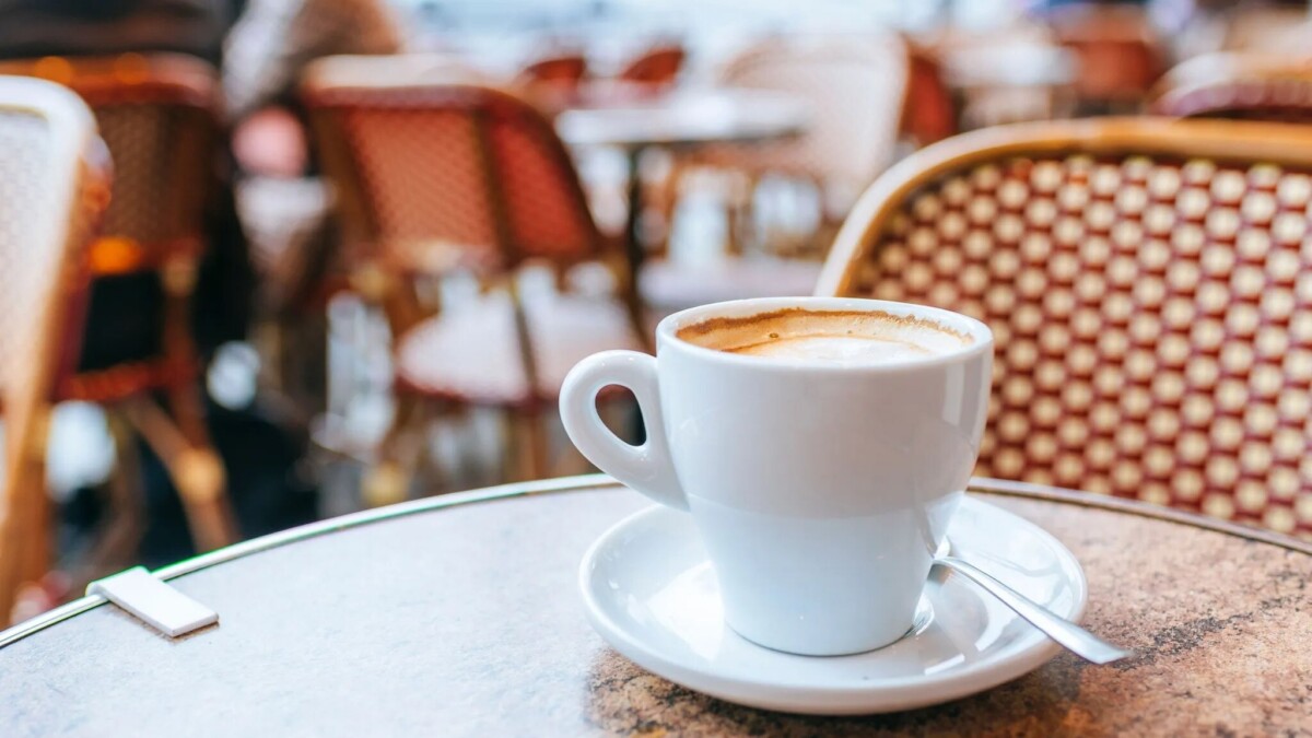 Café : combien de tasses peut-on vraiment boire par jour sans risque pour la santé ? Café : combien de tasses peut-on vraiment boire par jour sans risque pour la santé ?