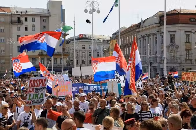 Tens of thousands of Croatians are protesting against illegal toxic waste.