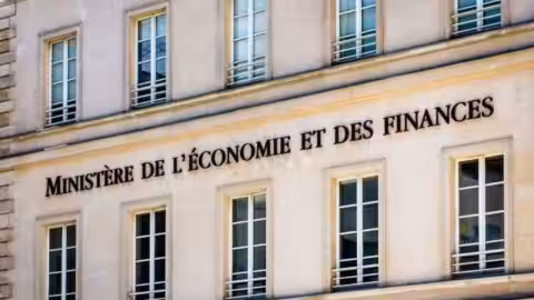 Dette publique : la France s’achemine vers un record historique à 121,7 % du PIB en 2027