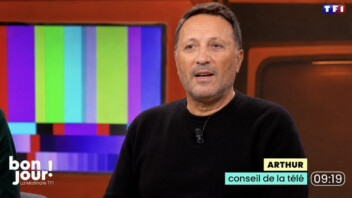 «On avait payé des étudiants»: Arthur révèle avoir organisé une fausse manifestation «télé-poubelle» pour faire parler de Loft Story