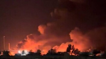 Iran-États-Unis : Téhéran frappe des bases du Golfe et promet vengeance