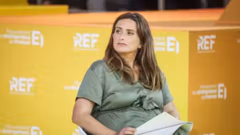 « Je ne compte pas revenir cinq jours après en talons aiguilles » : Marine Tondelier met sa campagne en pause avant son accouchement