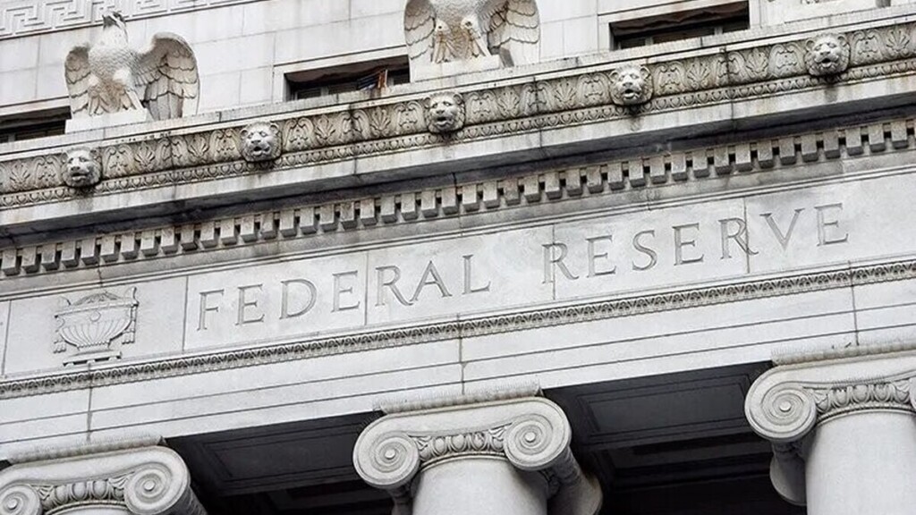 La Fed relève ses taux pour la première fois depuis 2023, bravant les injonctions de Trump