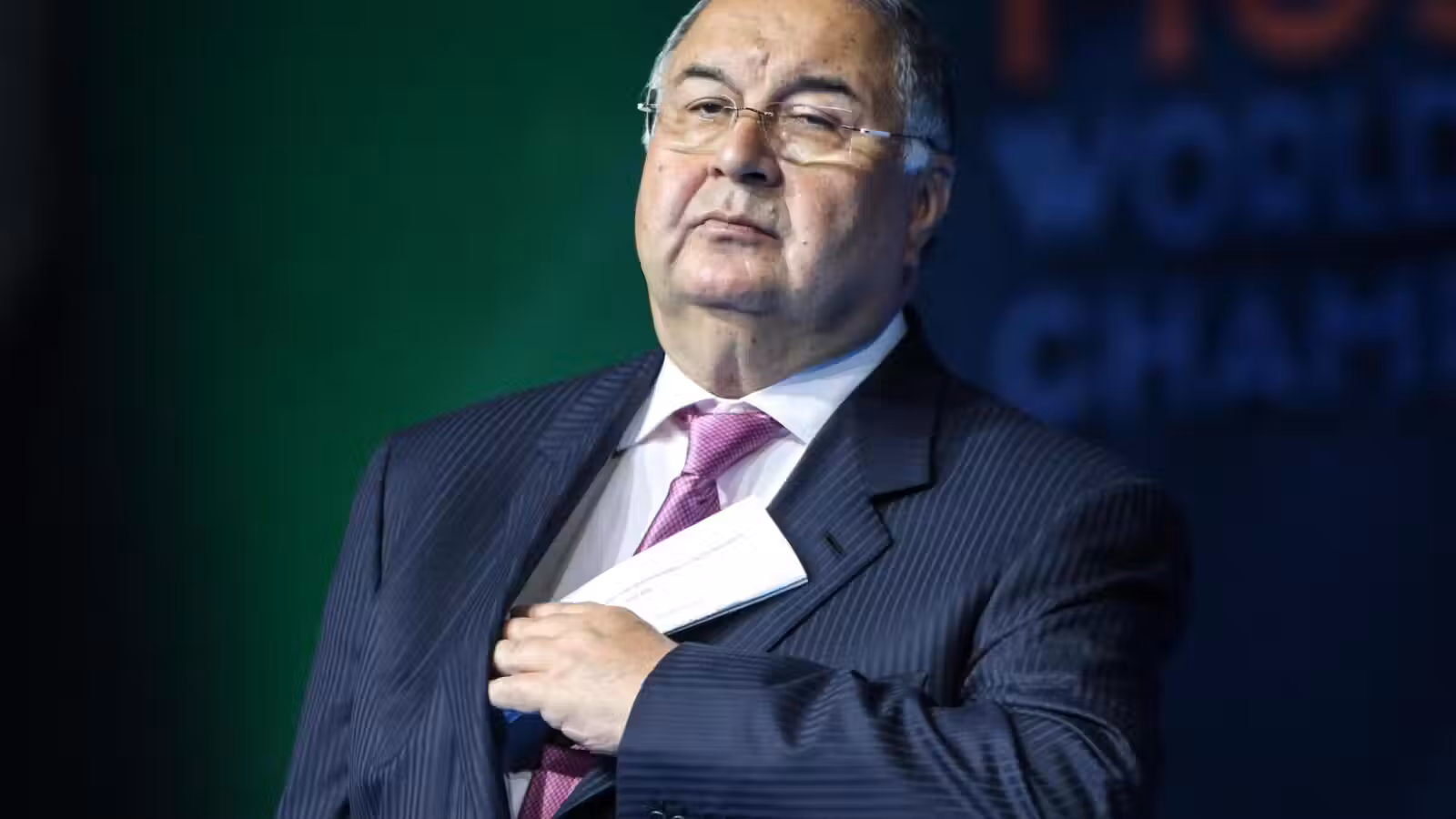 La France et la Slovaquie réclament le retrait d’Ousmanov des sanctions européennes