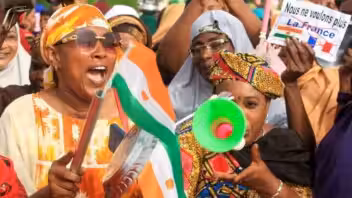 La Niger accuse la France d’avoir fomenté la mutinerie, Paris dément fermement