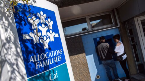 Le gouvernement veut conditionner les allocations des étrangers à un an de résidence