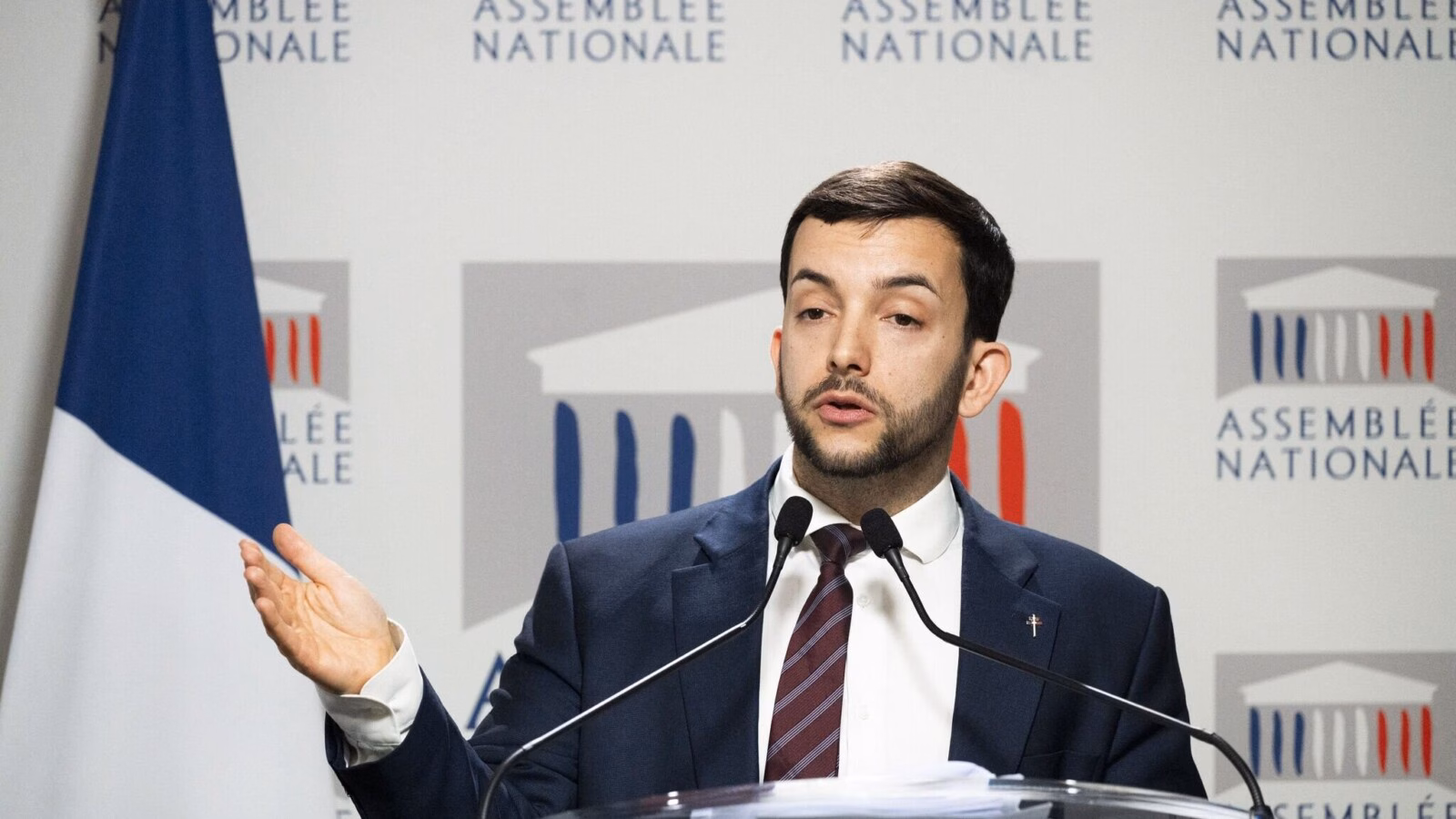 « Le travail rend libre » : Jean-Philippe Tanguy s’explique après la polémique