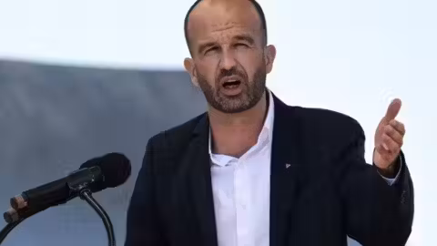 Manuel Bompard présente Mélenchon comme le « président écologiste » possible et renvoie Tondelier à ses responsabilités