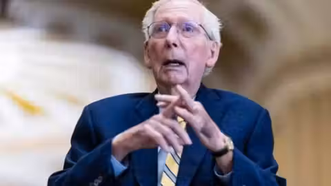 Mitch McConnell de retour au Sénat américain après plusieurs mois d’absence