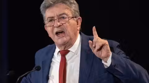 Mélenchon remonte dans l’opinion et domine à gauche, mais conserve un rejet massif