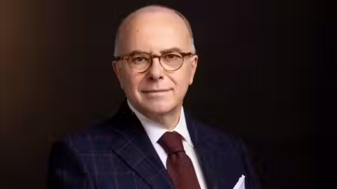 « On a bidouillé dans tous les coins » : Bernard Cazeneuve règle ses comptes avec le macronisme