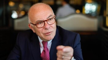 Primaire PS-Place publique : Bernard Cazeneuve dénonce une « primaire mortifère »