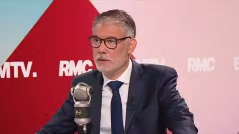 Présidentielle 2027 : Olivier Faure accuse François Hollande de chercher « une alliance au centre-droit »