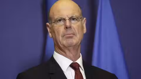 Éric Lombard veut se présenter aux législatives et prévient : « On n’échappera pas à des hausses d’impôts »