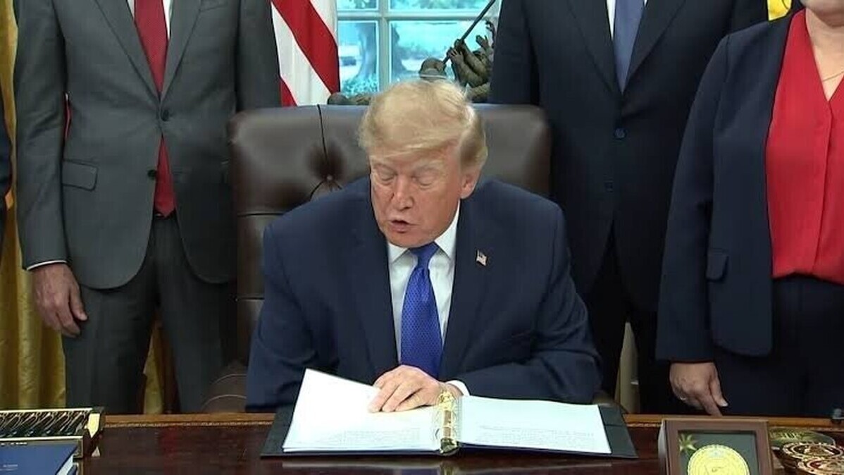Trump annonce une gigantesque aciérie de 15 milliards de dollars dans l’Iowa Trump annonce une gigantesque aciérie de 15 milliards de dollars dans l’Iowa