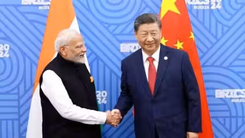 Xi Jinping arrive en Inde pour le sommet des BRICS sur fond de conflit au Moyen-Orient