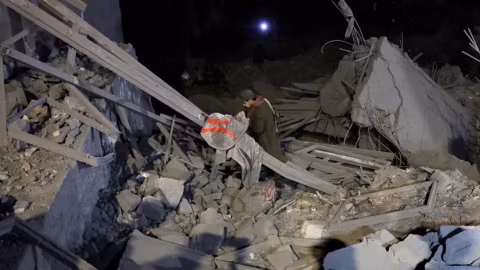 Yémen : une frappe de missiles houthis sur un camp d’entraînement fait au moins 53 morts