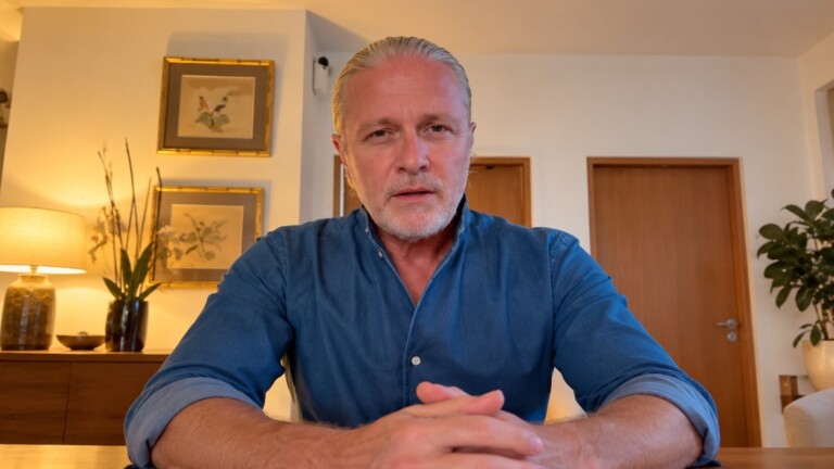 VIDÉO - «Cassez-vous! On ne veut plus de vous», Emmanuel Petit explose contre les casseurs et étrille Macron et les politiques: « Il y a de l’argent pour personne, sauf pour vous!»