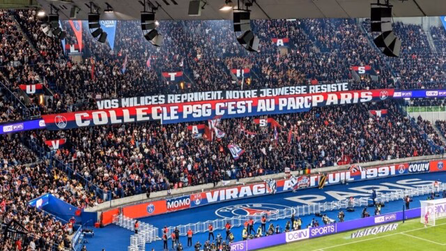 PSG-Le Mans : les ultras du virage Auteuil quittent les tribunes après le retrait d&rsquo;une banderole de soutien aux lycéens en grève — photo