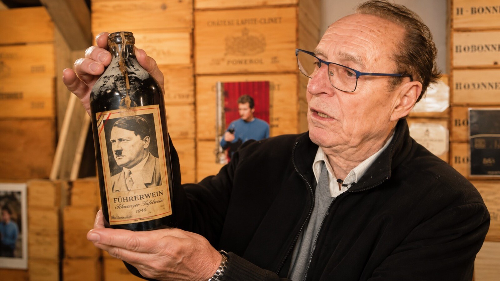 À Kiev, une bouteille de vin de Adolf Hitler retrouvée dans un grenier: l'incroyable témoignage d'un collectionneur français