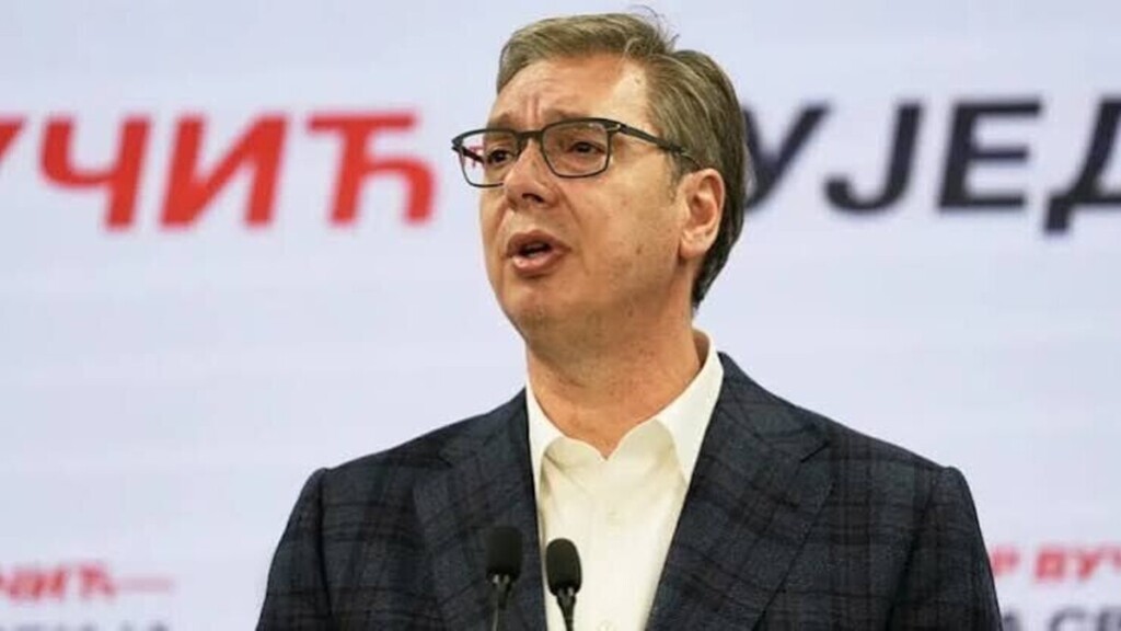 Serbie : des manifestants envahissent une chaîne pro-Vučić au lendemain de sa défaite électorale