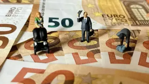Assurance-vie : 11,5 milliards d’euros versés en août, un niveau presque historique