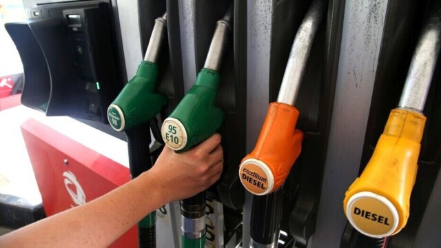 Carburants : TotalEnergies promet jusqu’à 12 centimes de baisse sur le gazole après une réunion à Matignon